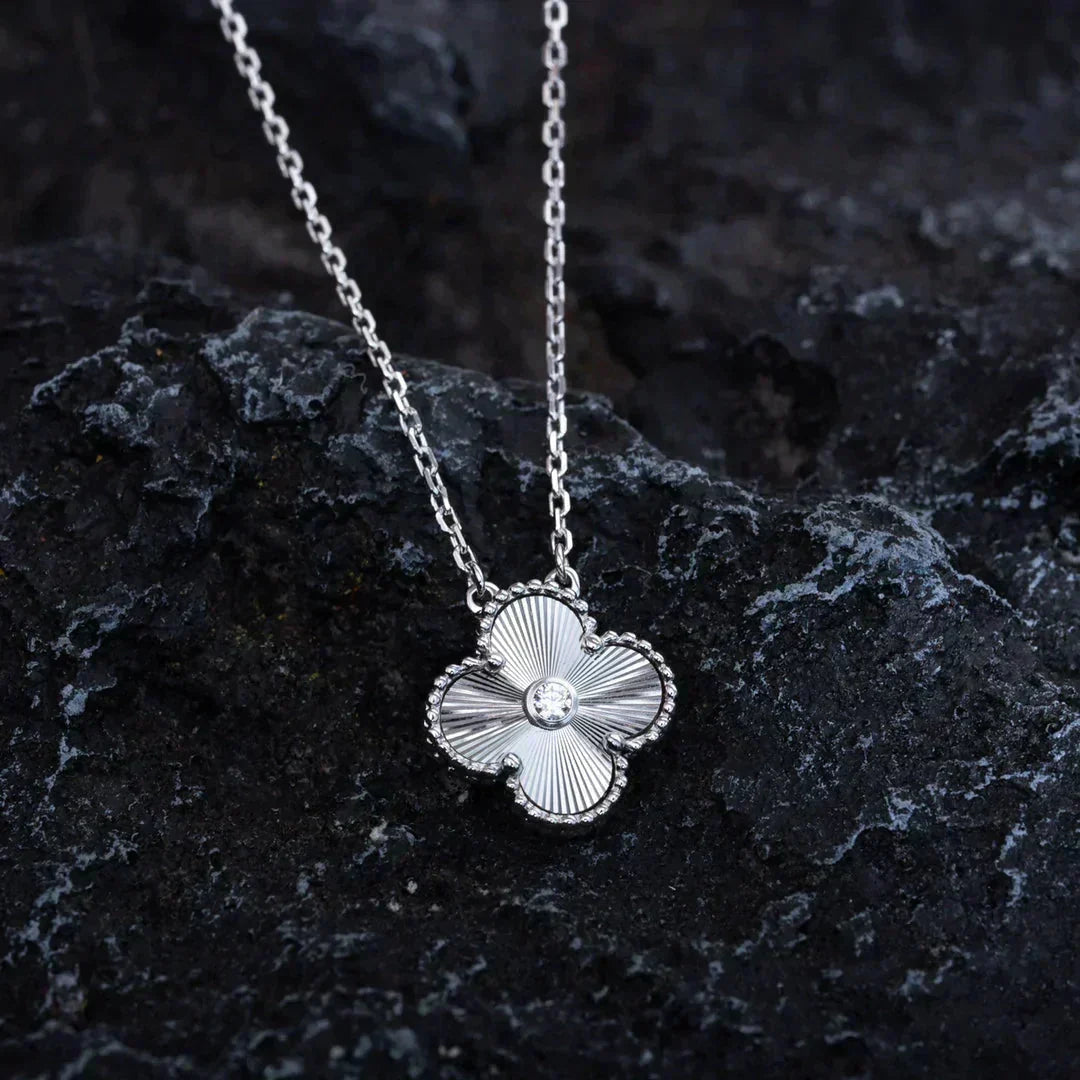 [Glitter Jewelry]CLOVER  15MM DIAMOND LASER NECKLACE SILVER