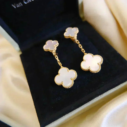 [Glitter Jewelry]CLOVER 2 MOTIF WHITE MOP EARRINGS