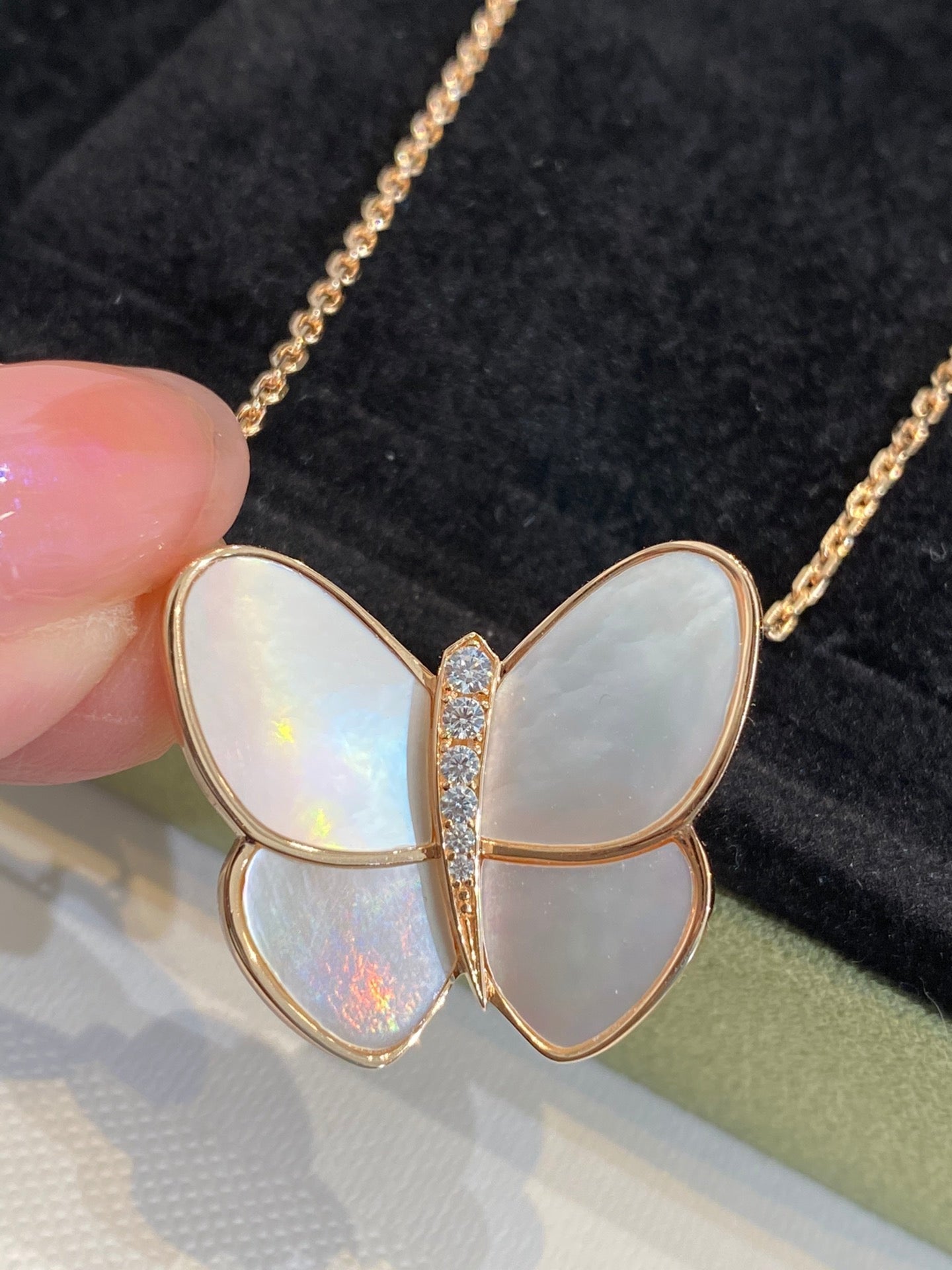 [Glitter Jewelry]BUTTERFLY GOLD MOP DIAMOND NECKLACE