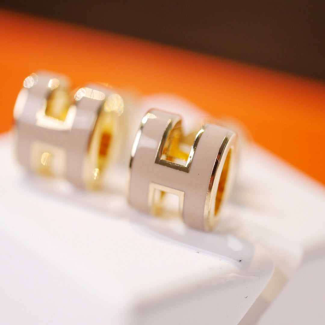 [Glitter Jewelry]MINI POP H GOLD EARRINGS GREY