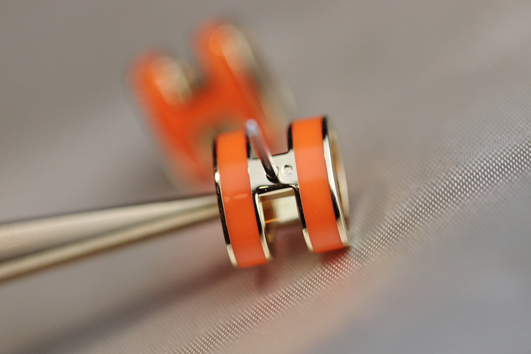 [Glitter Jewelry]MINI POP H EARRINGS ORANGE