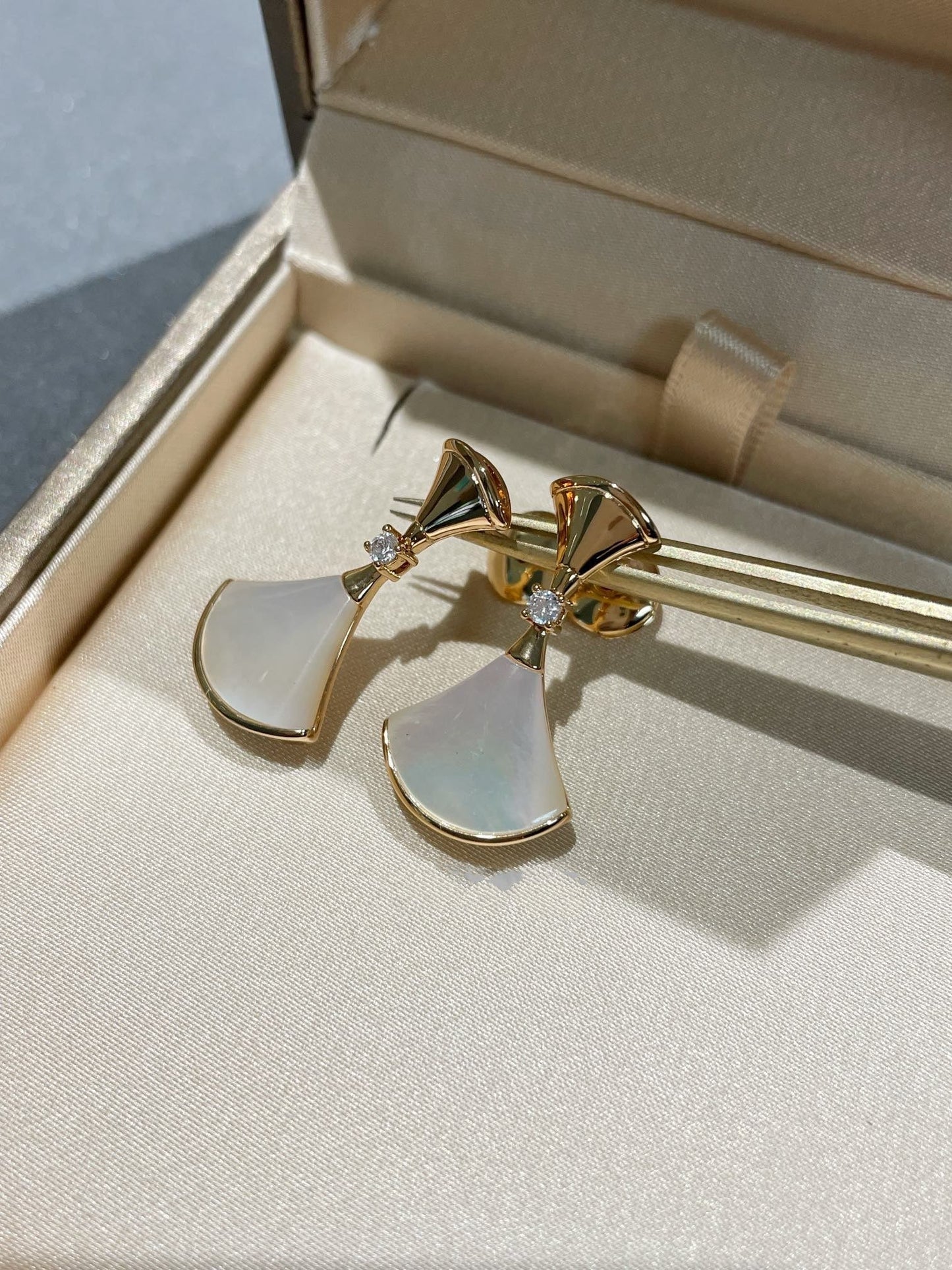 [Glitter Jewelry]DREAM MOP 1 DIAMOND EARRINGS