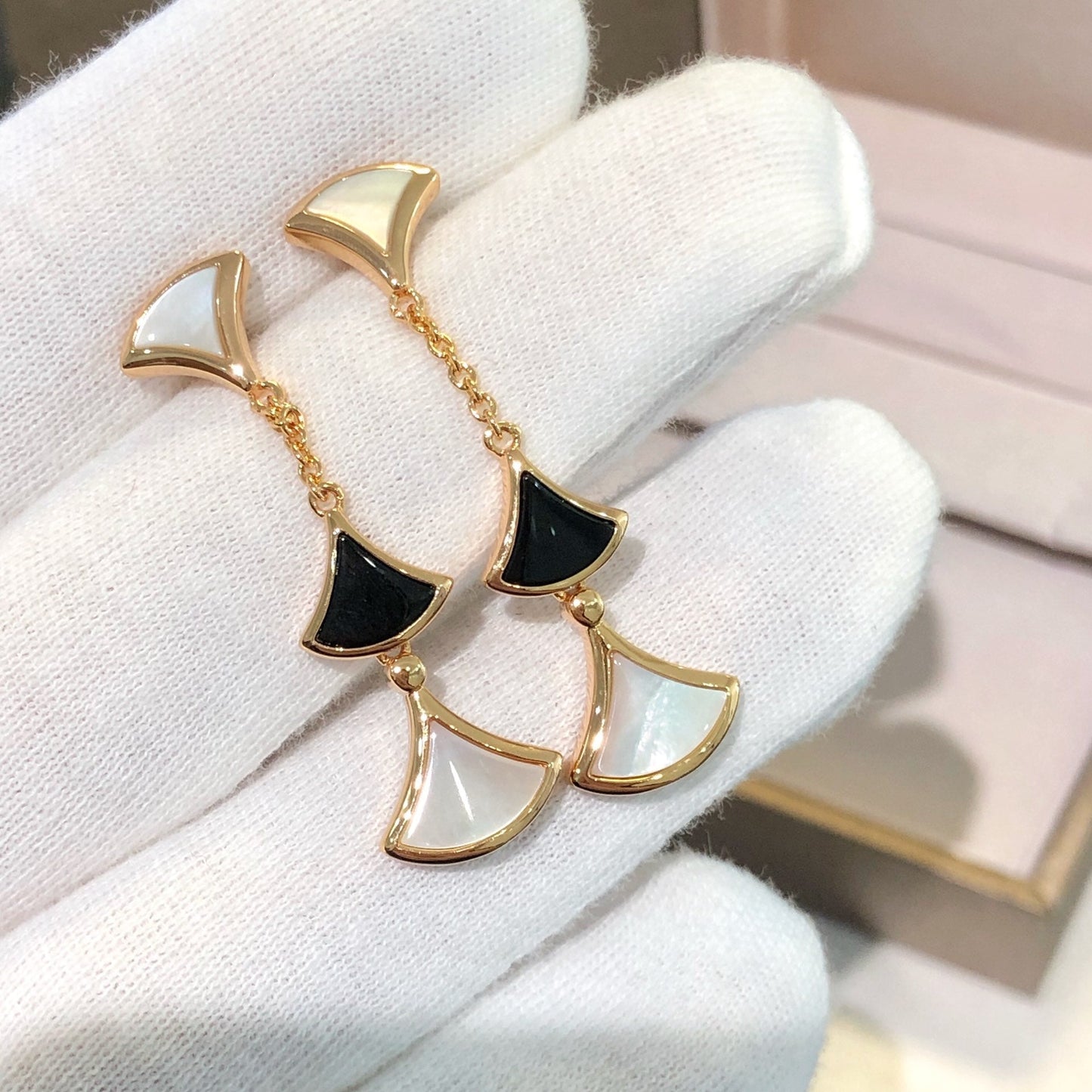 [Glitter Jewelry]DREAM EARRINGS 3 MOTIFS ONYX MOP PINK GOLD