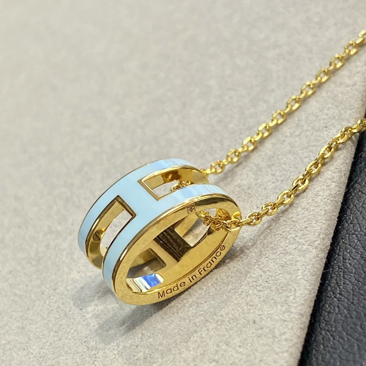 [Glitter Jewelry]POP H LIGHT BLUE NECKLACE