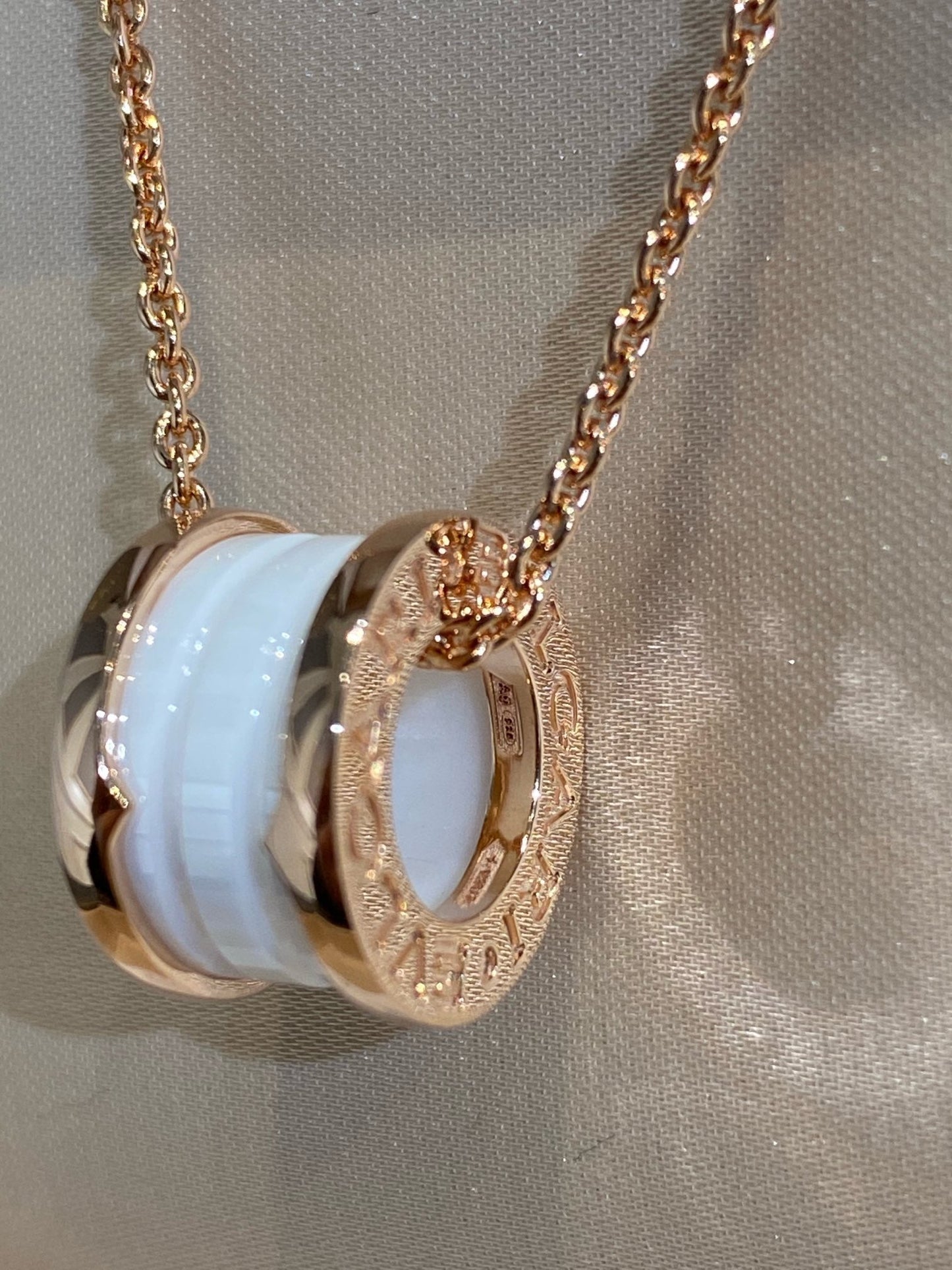 [Glitter Jewelry]ZERO 1 WHITE CERAMIC PINK GOLD NECKLACE