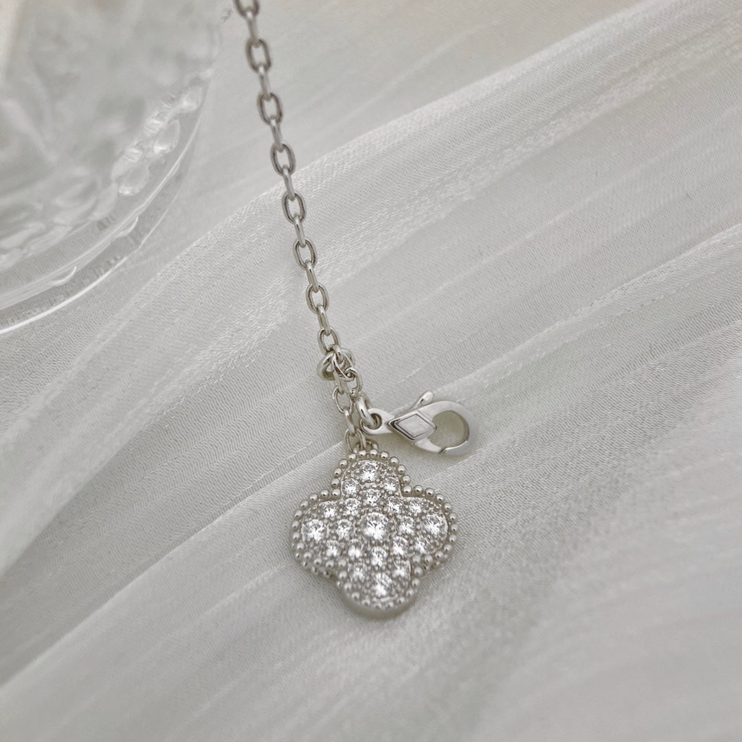 [Glitter Jewelry]CLOVER 5 MOTIFS SILVER DIAMONDS NECKLACE