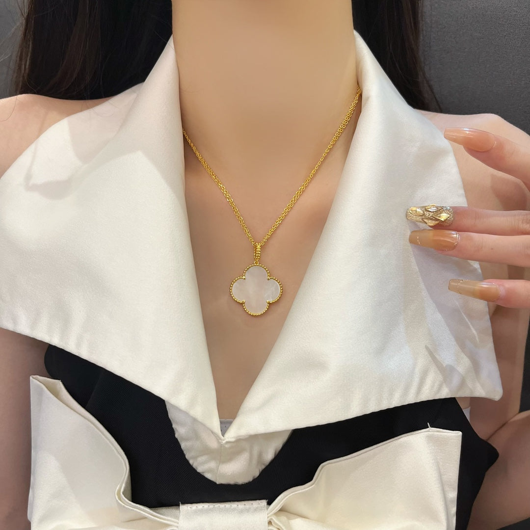 [Glitter Jewelry]CLOVER 25MM MOP LARGE PENDANT NECKLACE