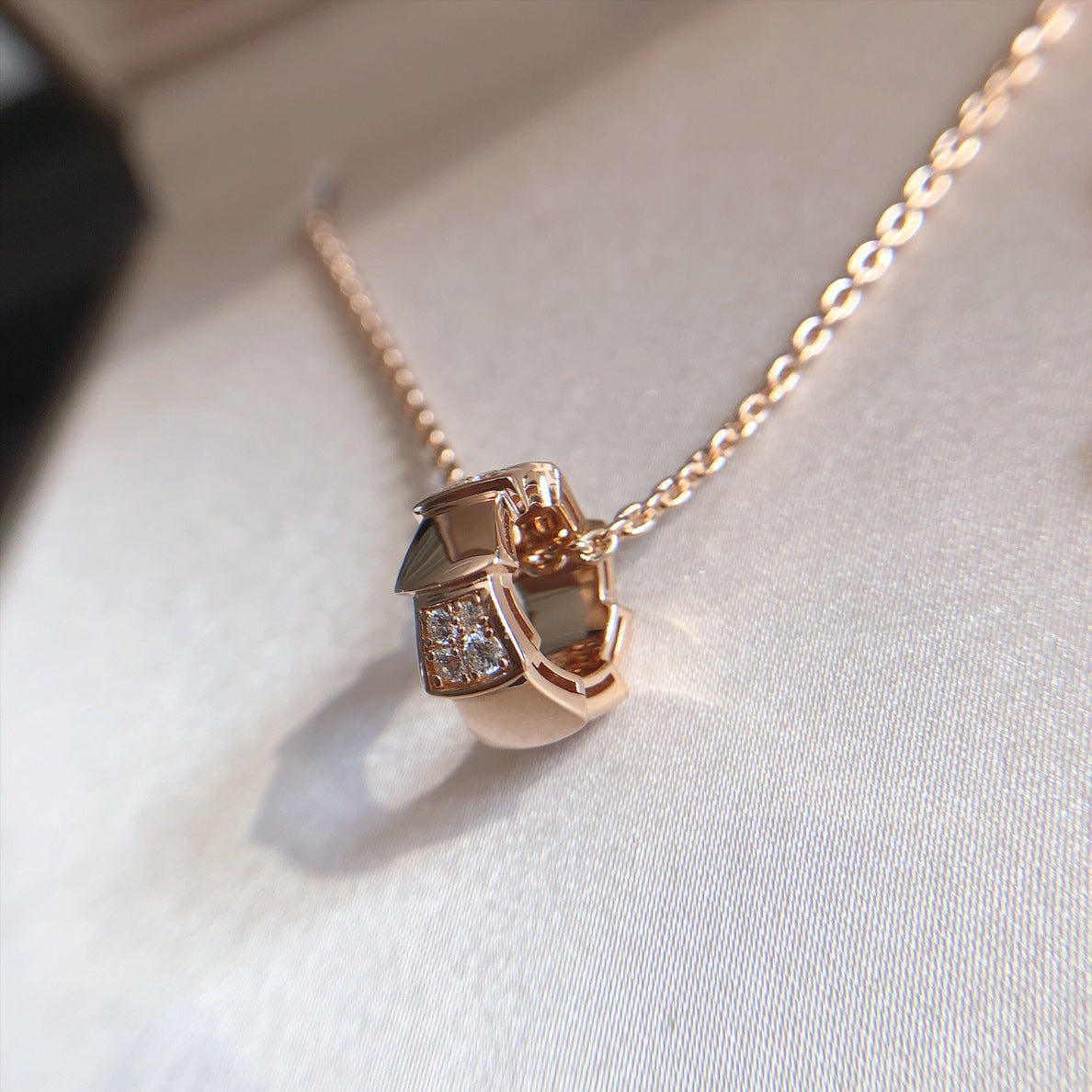 [Glitter Jewelry]SERPENTI PEDANT DIAMOND PINK GOLD NECKLACE