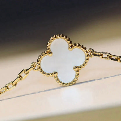 [Glitter Jewelry]CLOVER 20 MOTIFS WHITE MOP NECKLACE