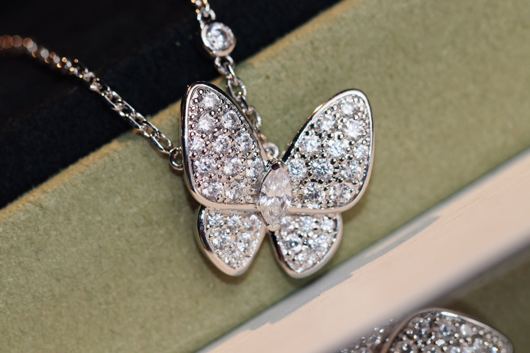 [Glitter Jewelry]BUTTERFLY DIAMOND NECKLACE