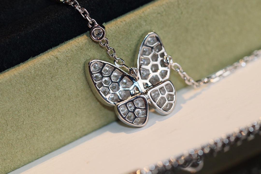 [Glitter Jewelry]BUTTERFLY DIAMOND NECKLACE