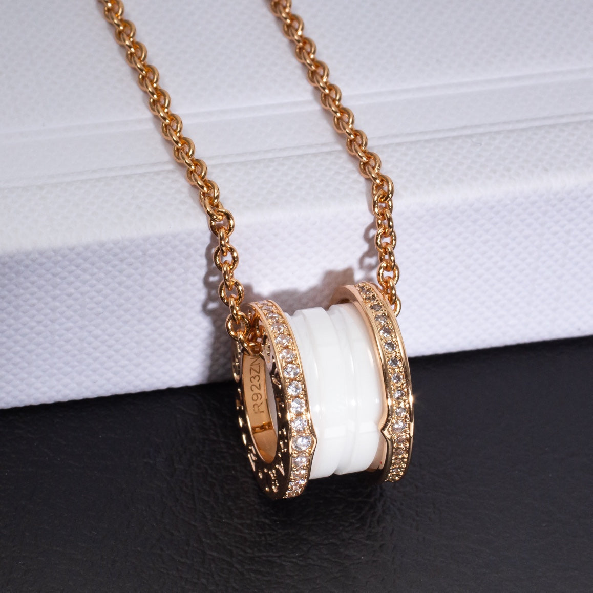 [Glitter Jewelry]ZERO 1 WHITE CERAMIC PINK GOLD DIAMOND NECKLACE