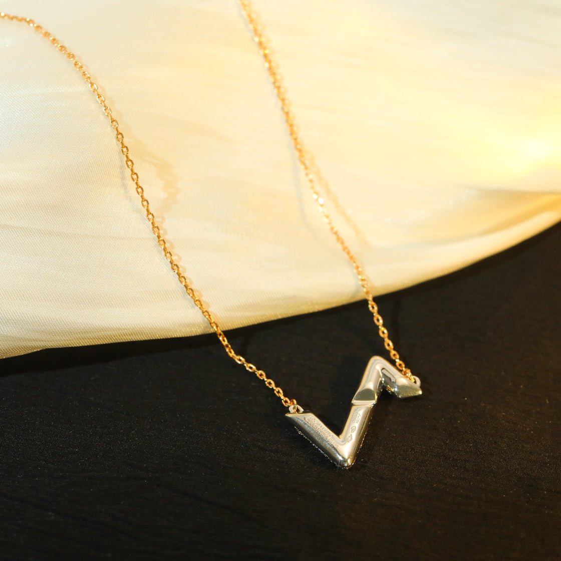 [Glitter Jewelry]VOLT SILVER DIAMOND PEDANT NECKLACE