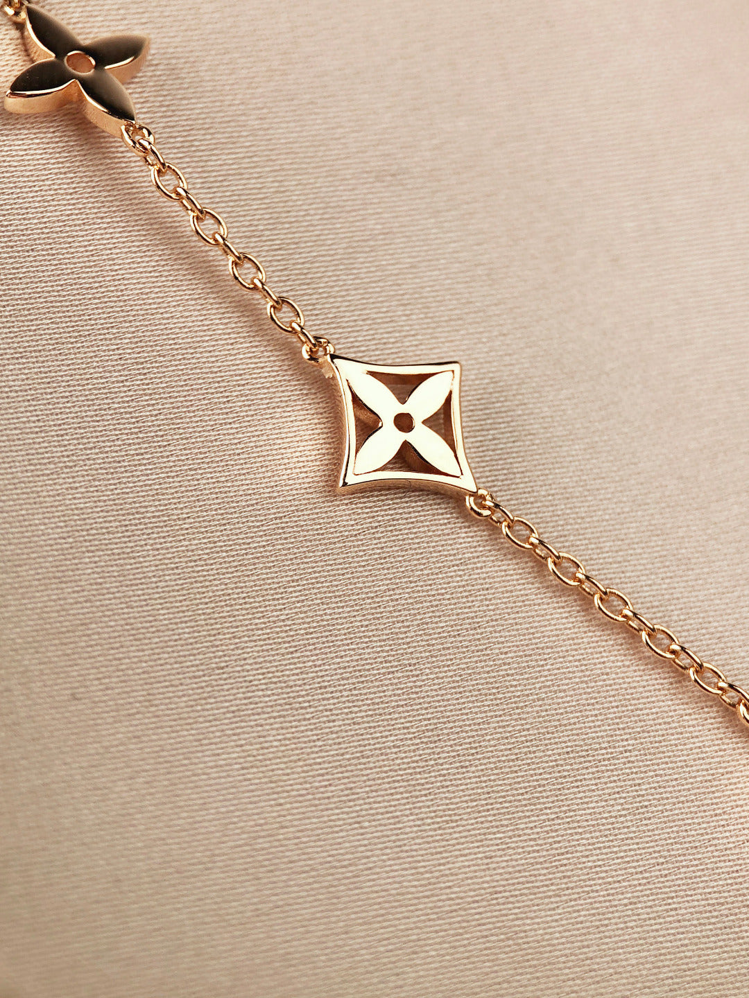 [Glitter Jewelry]STAR AND SUN 7 MOTIFS GOLD BRACELET