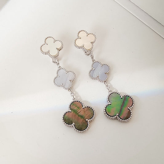 [Glitter Jewelry]CLOVER 3 MOTIFS CHALCEDONY DARK MOP SILVER EARRINGS