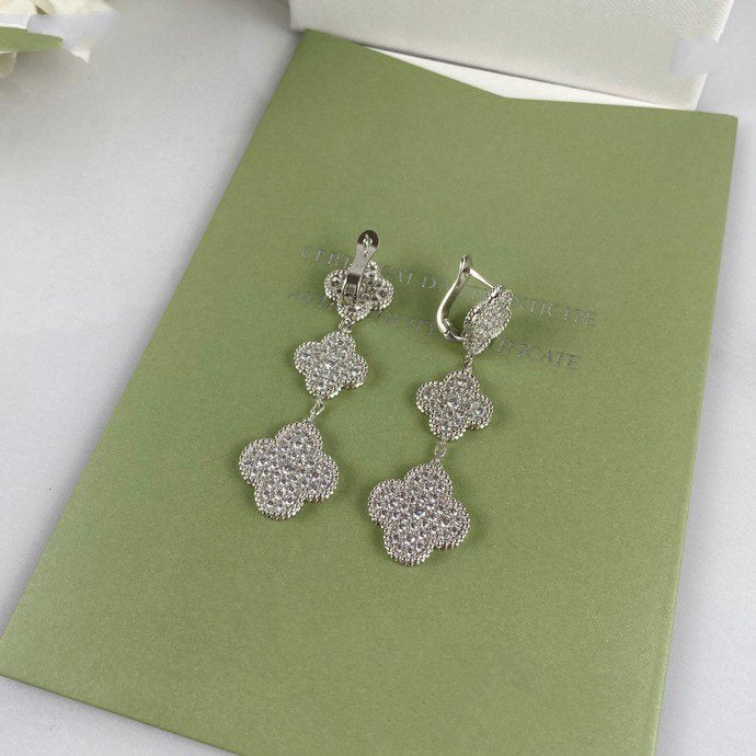 [Glitter Jewelry]CLOVER 3 MOTIF DIAMOND SILVER DROP EARRINGS