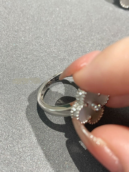 [Glitter Jewelry]CLOVER SILVER MOP DIAMOND RING