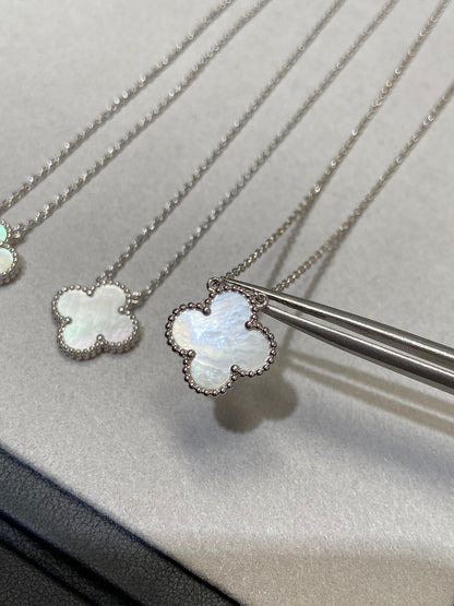 [Glitter Jewelry]CLOVER MEDIUM SILVER WHITE MOP NECKLACE