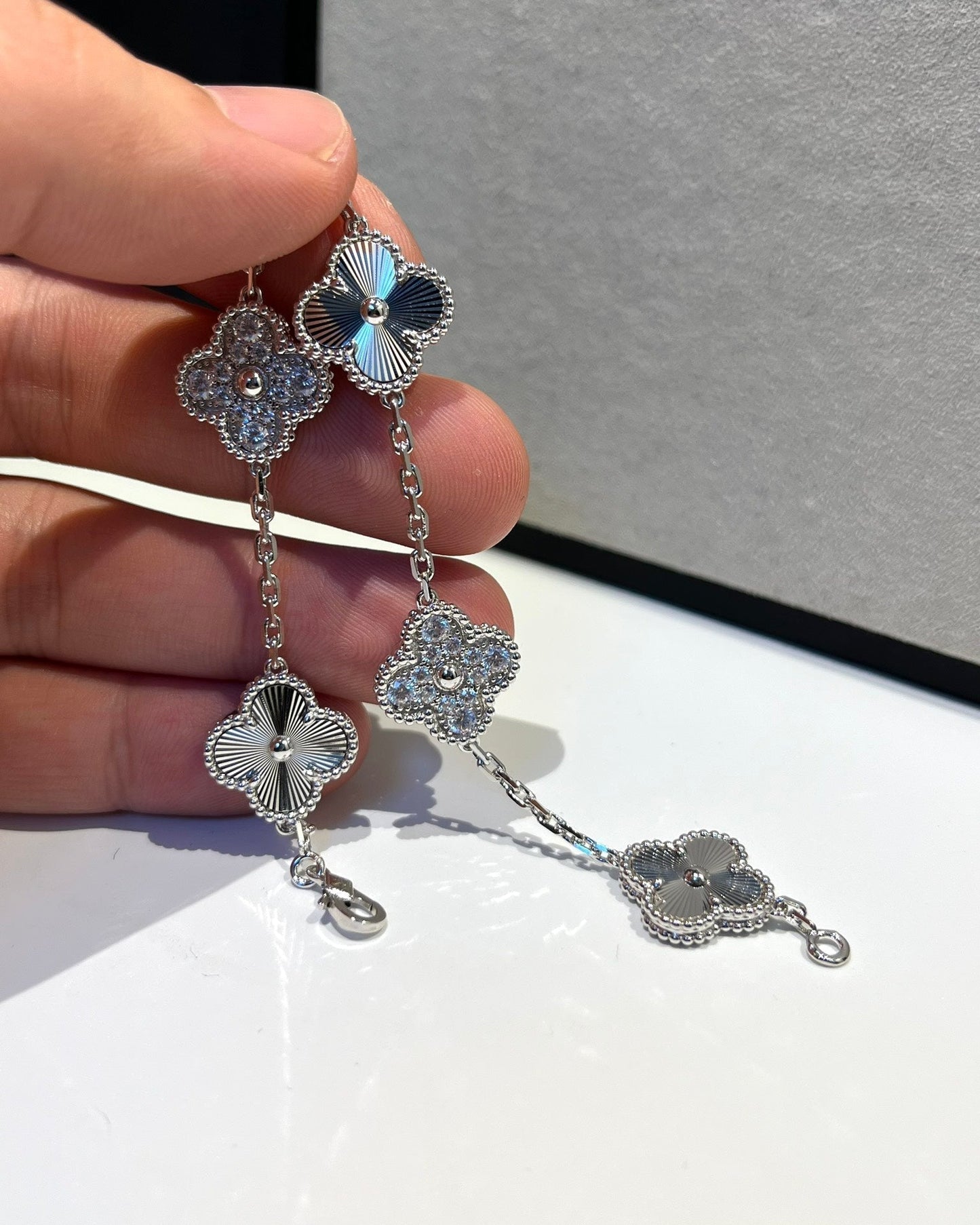 [Glitter Jewelry]CLOVER 5 MOTIF SILVER DIAMOND BRACELET
