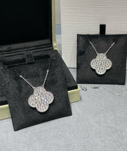 [Glitter Jewelry]CLOVER 25MM LARGE PENDANT DIAMOND PAVED SILVER NECKLACE