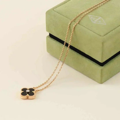 [Glitter Jewelry]CLOVER 15MM DIAMOND ONYX NECKLACE
