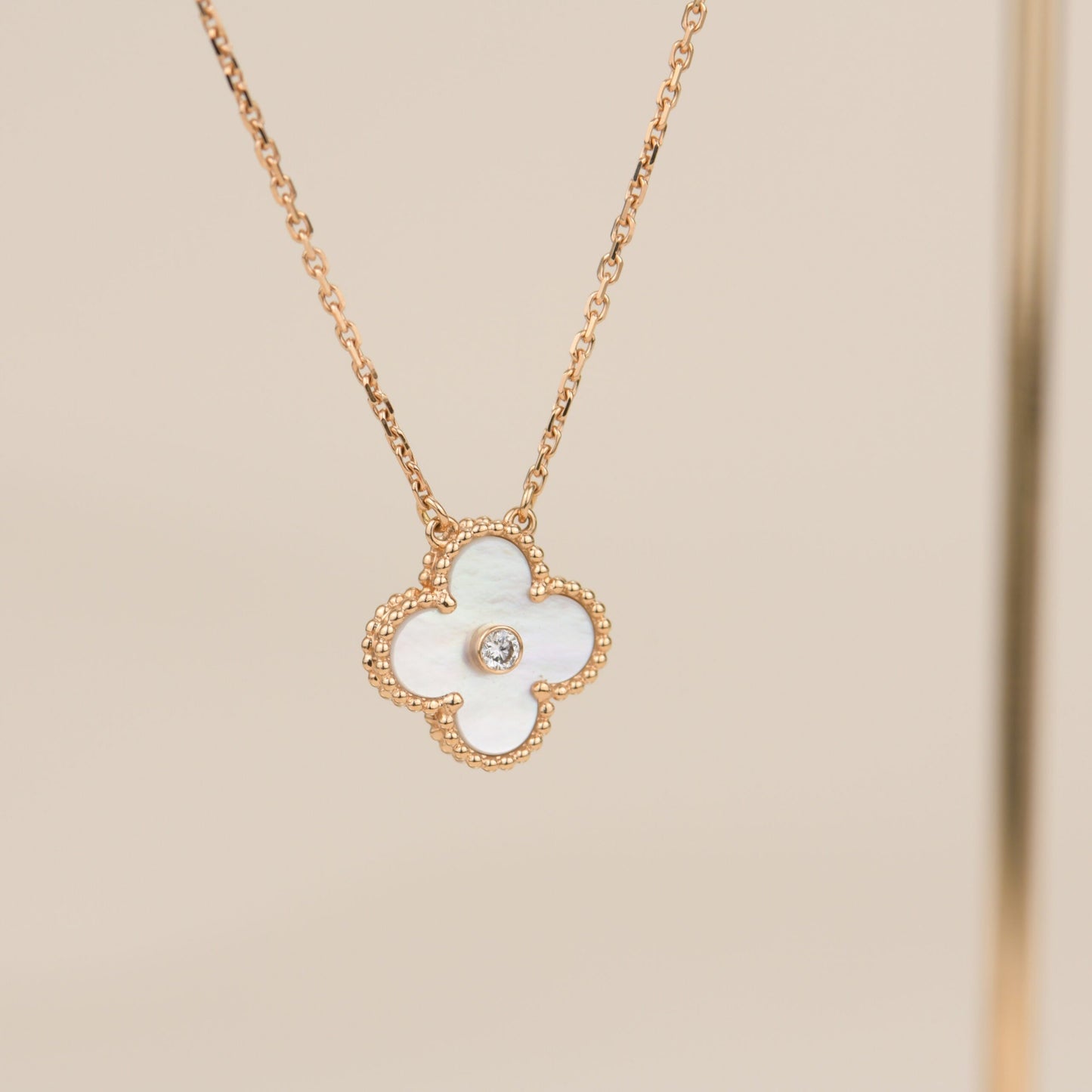 [Glitter Jewelry]CLOVER 15MM DIAMOND WHITE FRITILLARIA NECKLACE