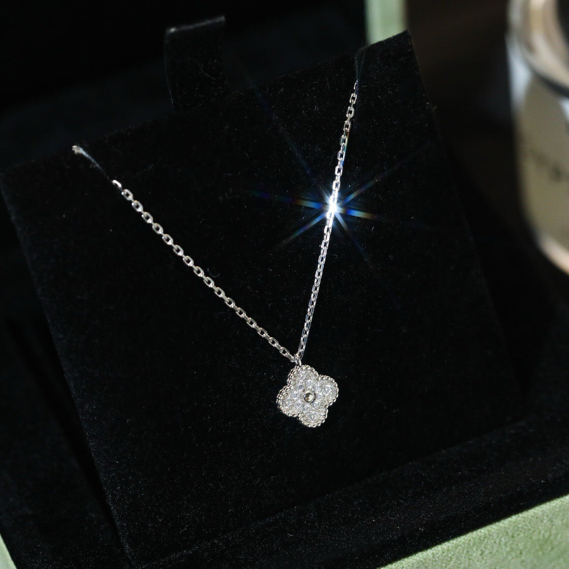 [Glitter Jewelry]CLOVER MINI 9.5MM PENDANT DIAMOND NECKLACE