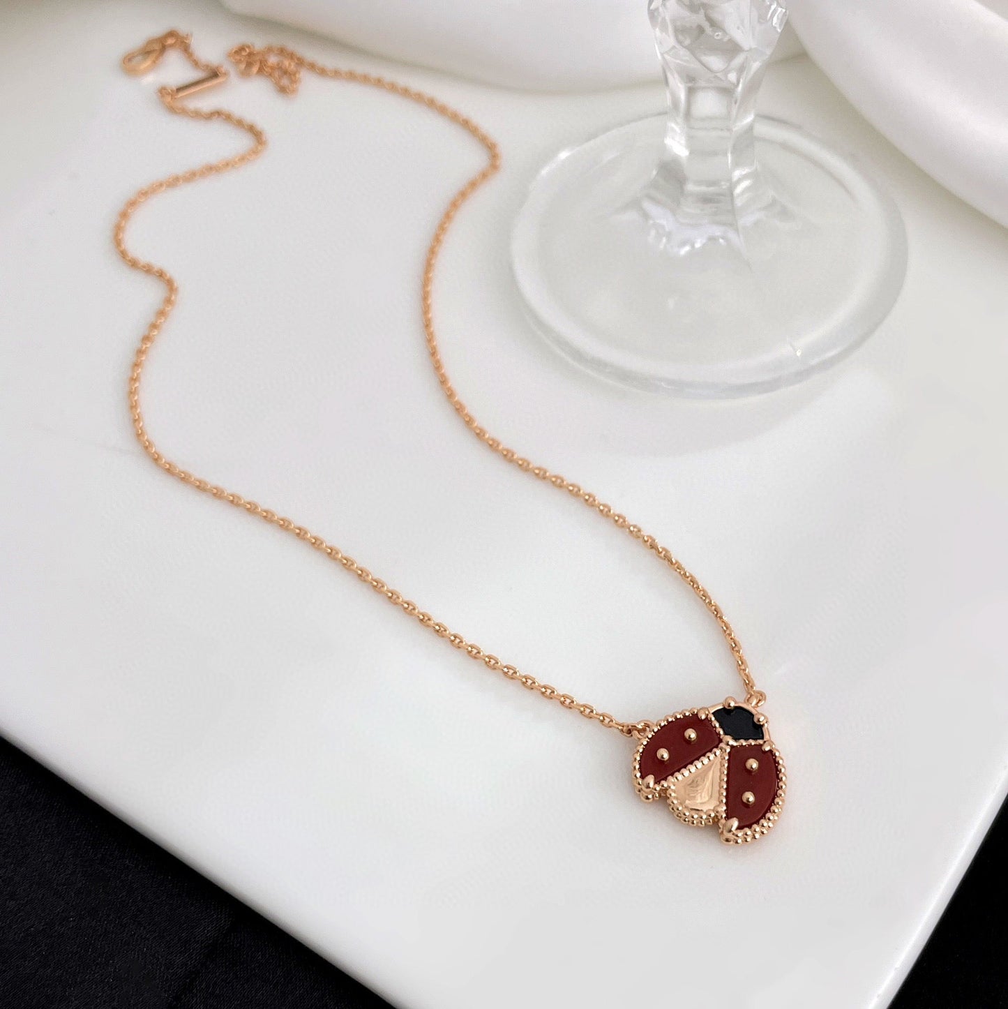 [Glitter Jewelry]LUCKY  CARNELIANS LADYBUG NECKLACE