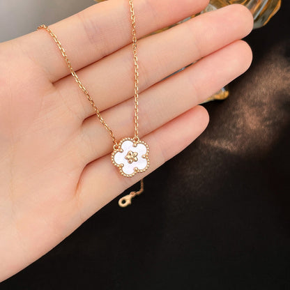 [Glitter Jewelry]LUCKY  WHITE MOP  PLUM BLOSSOM NECKLACE