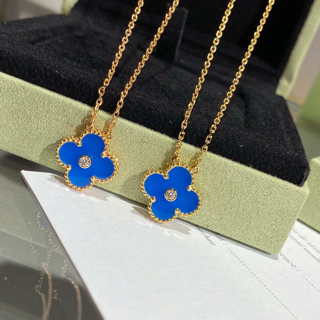 [Glitter Jewelry]CLOVER 15MM DIAMOND AND BLUE AGATE NECKLACE