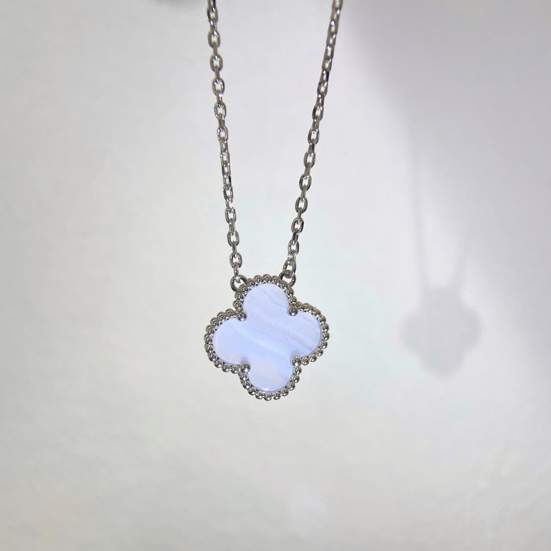 [Glitter Jewelry]CLOVER 15MM BLUE CHALCEDONY NECKLACE SILVER