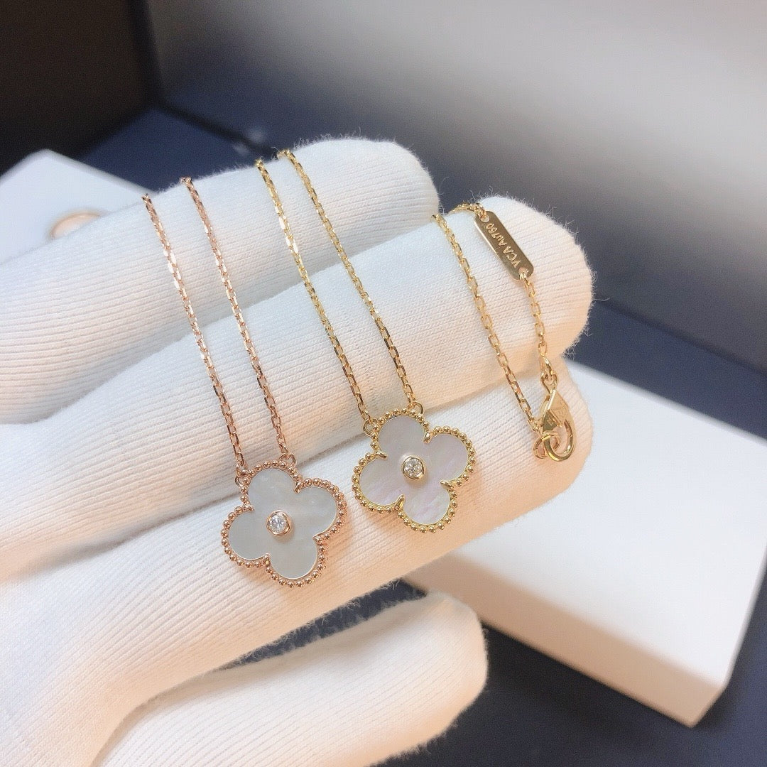 [Glitter Jewelry]CLOVER 15MM DIAMOND WHITE FRITILLARIA NECKLACE