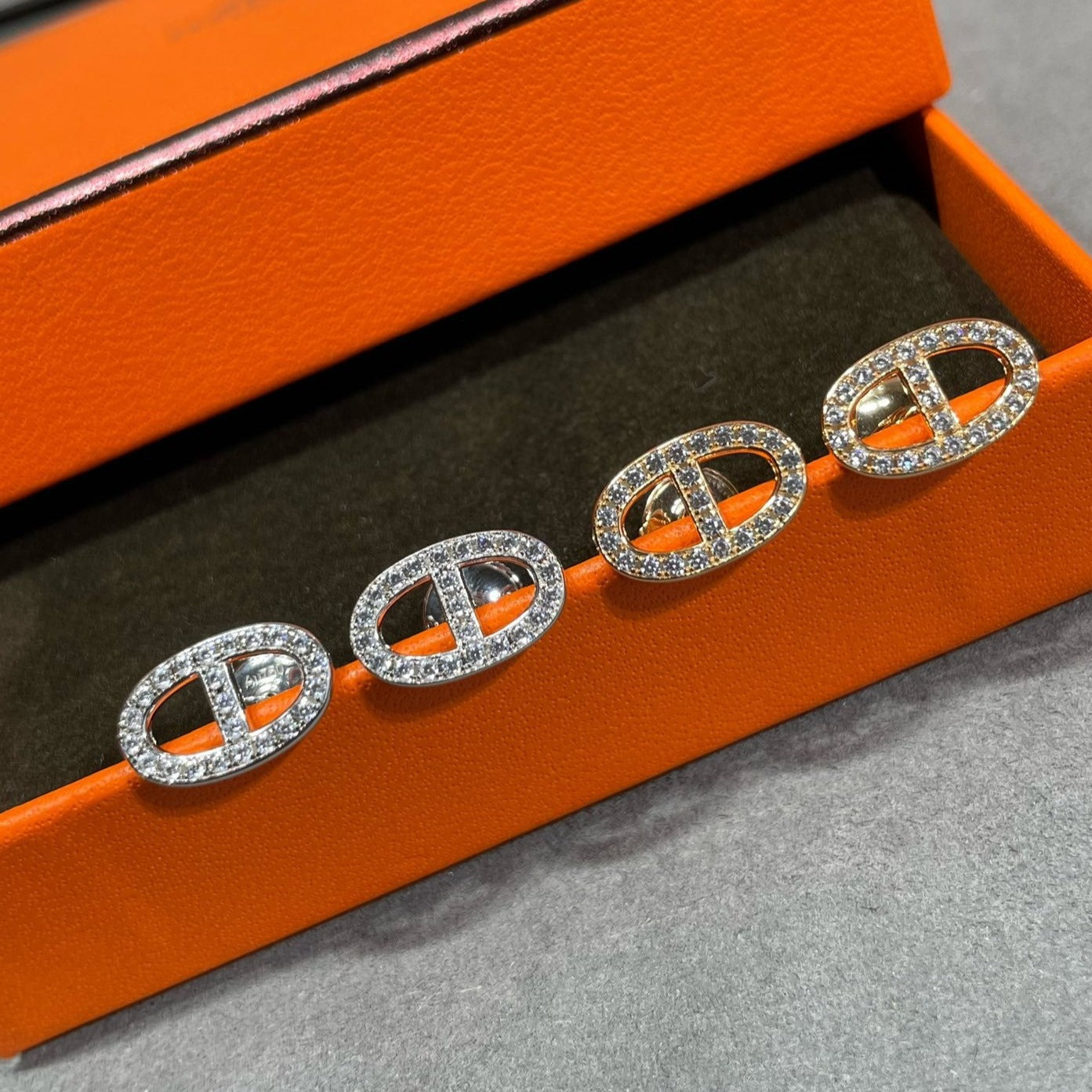 [Glitter Jewelry]HM FULL DIAMOND PIG NOSE STUD EARRINGS