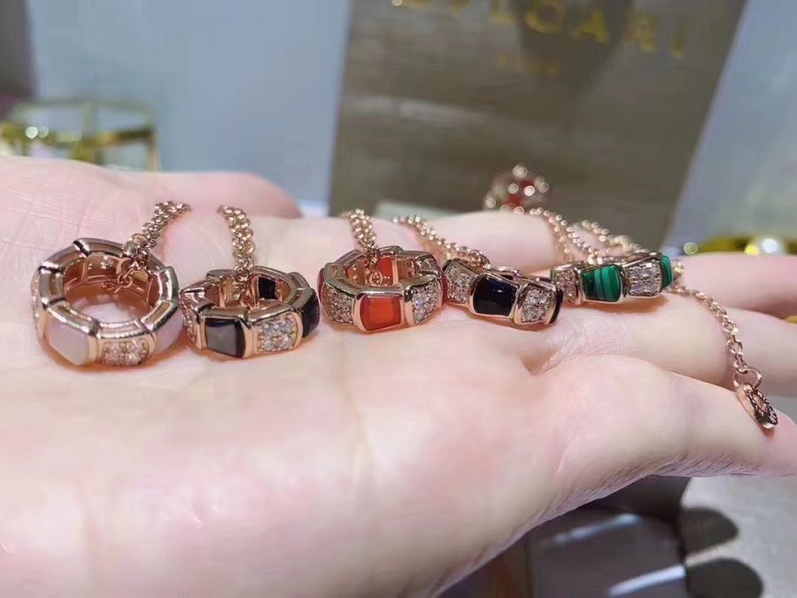 [Glitter Jewelry]SERPENTI PEDANT DIAMOND NECKLACE