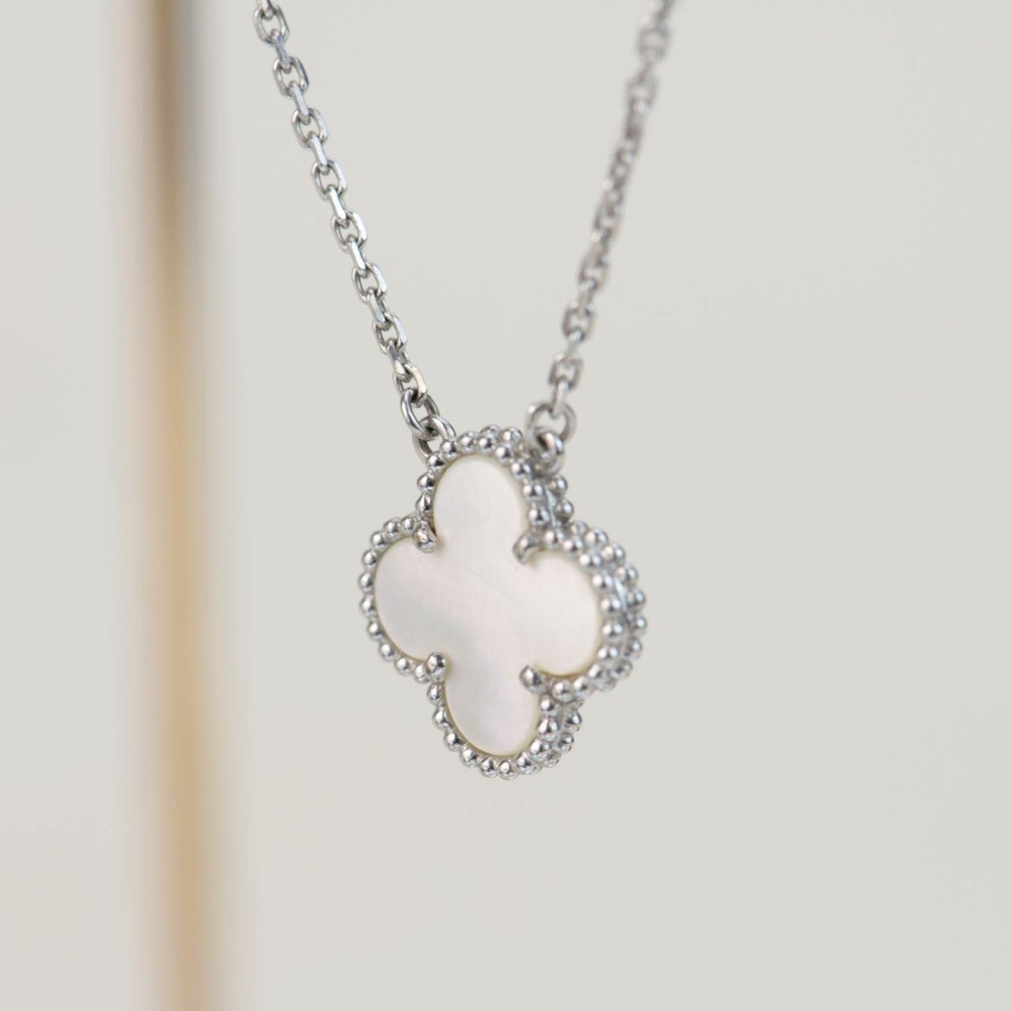 [Glitter Jewelry]CLOVER  15MM WHITE MOTHER-OF-PEARL SILVER