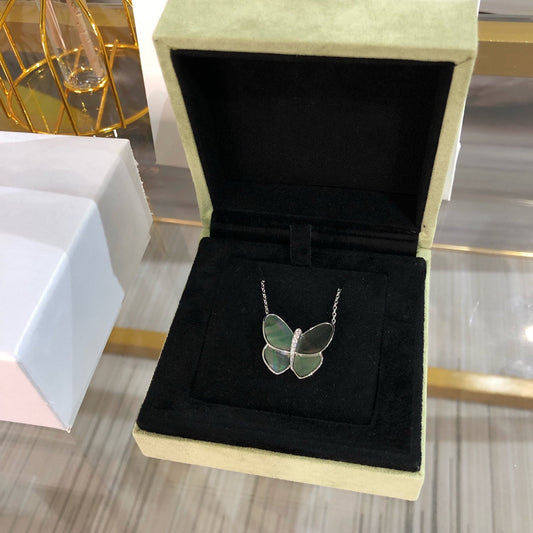 [Glitter Jewelry]LARGE BUTTERFLY SILVER PENDANT DIAMOND NECKLACE