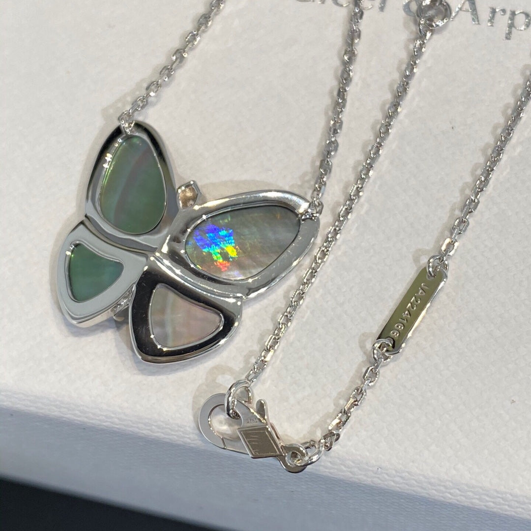 [Glitter Jewelry]LARGE BUTTERFLY SILVER PENDANT DIAMOND NECKLACE