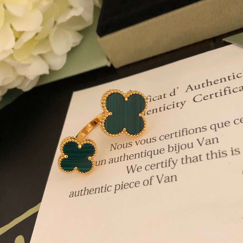 [Glitter Jewelry]CLOVER BETWEEN THE FINGER RING