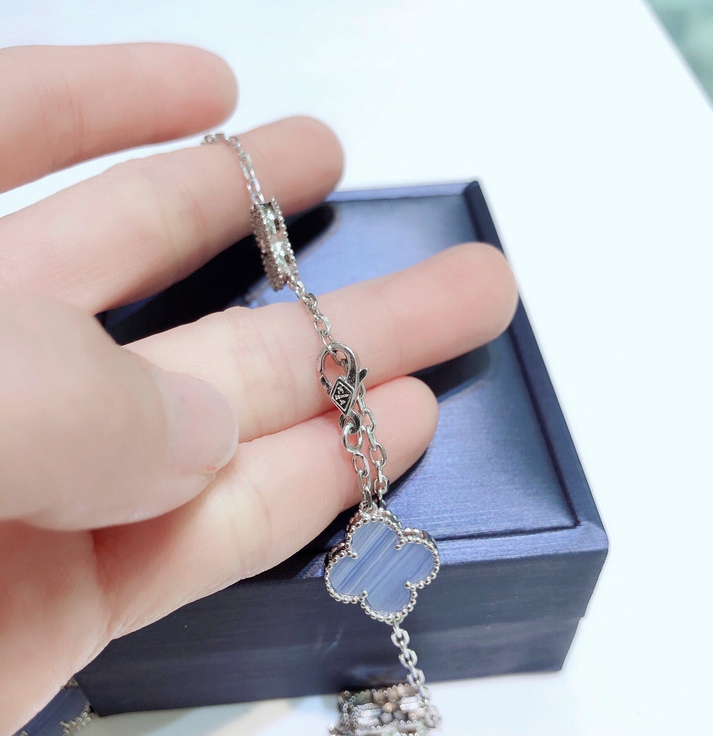 [Glitter Jewelry]CLOVER 10 MOTIFS CHALCEDONY DIAMONDS SILVER NECKLACE