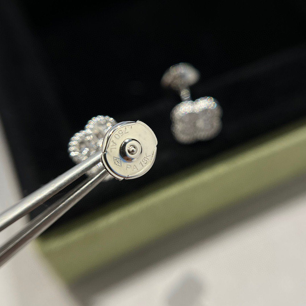 [Glitter Jewelry]CLOVER MINI DIAMOND STUD EARRINGS